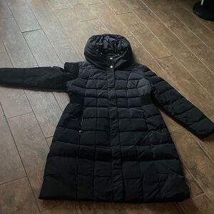 Cole Haan Women's Black Puffer Jacket. Excellent condition. Size XL.